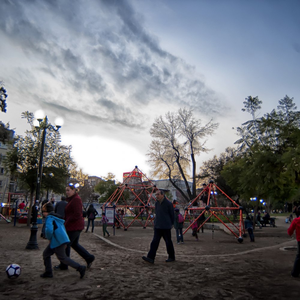 Municipio de Chillán deberá pagar $1.800.000 a menor que perdió su dedo en un carrusel