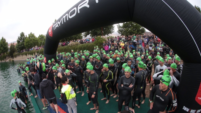 Vicente Trewhela y Gabriela Cerda se quedaron con el Triatlón Land Rover Cannondale