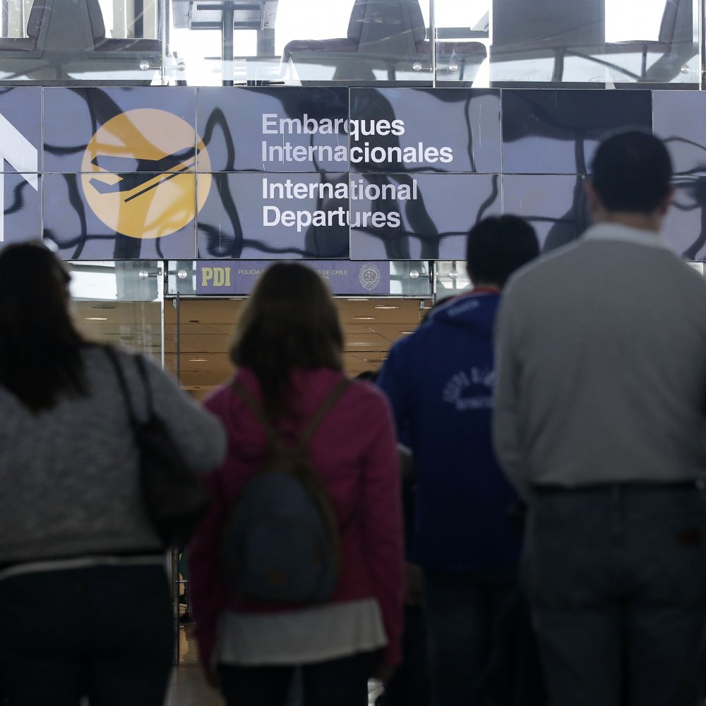 Pasajero recibió por error maleta con cocaína y aerolínea debe compensarlo