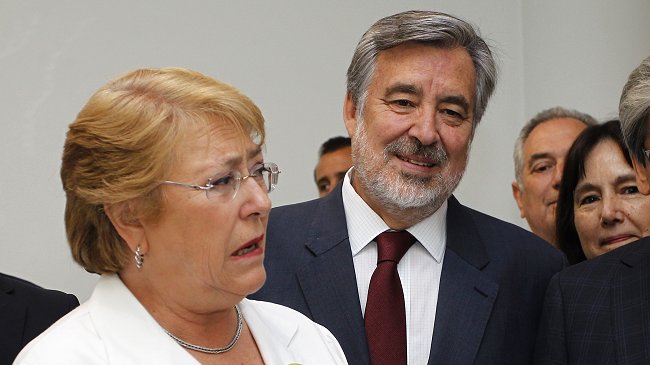 Presidente de RN: Falta que Alejandro Guillier aparezca con delantal blanco