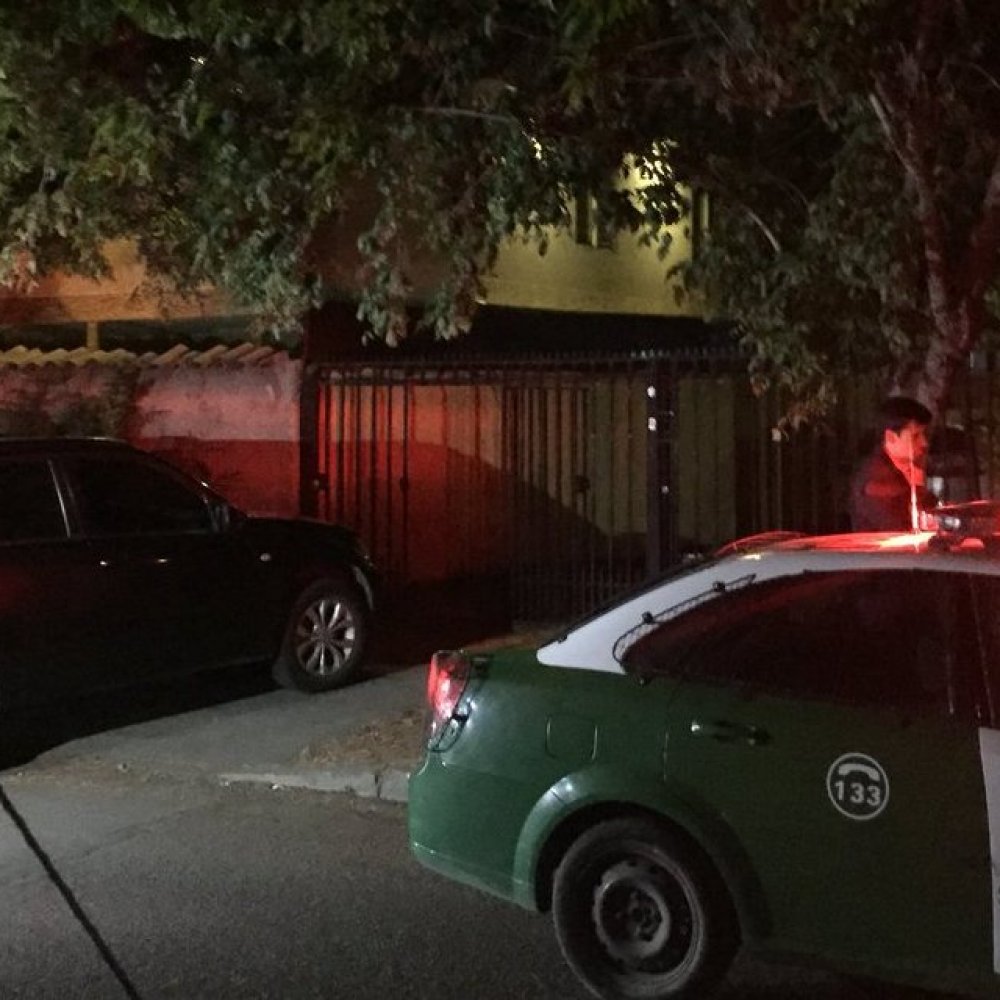 Conductor sufrió portonazo en La Florida: Asaltantes lo amenazaron con armas de fuego