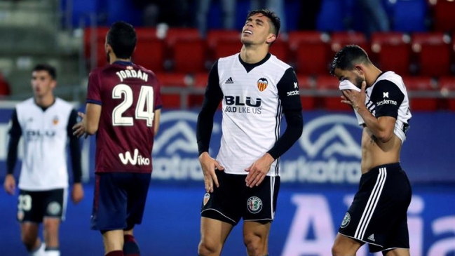 Valencia cayó ante Eibar y le perdió pisada a Barcelona en España