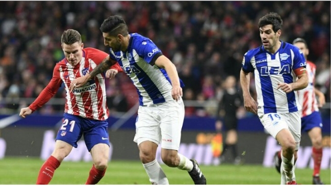 Guillermo Maripán sufrió en cancha derrota de Alavés ante Atlético Madrid