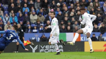 Crystal Palace salió de la zona descenso gracias a una clara victoria sobre Leicester