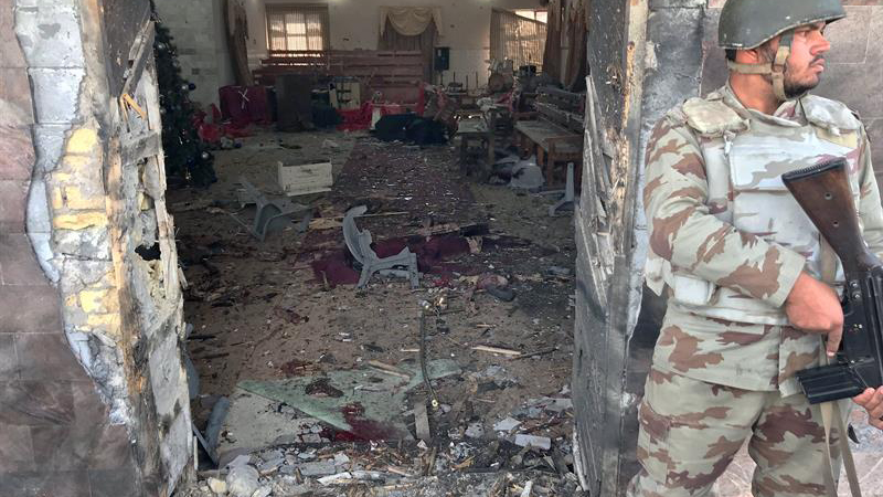 Atentado en una iglesia metodista en Pakistán dejó 10 muertos y 40 heridos