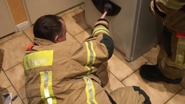 Niño jugaba a las escondidas y quedó atrapado en una caja fuerte