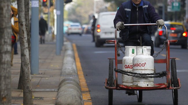 Trabajadores de Gasco van a huelga por primera vez en 161 años