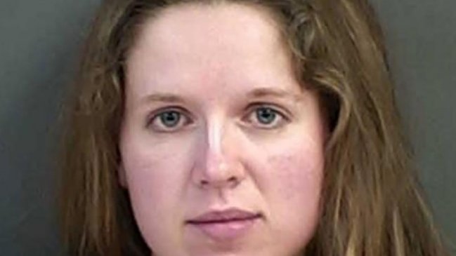 Profesora fue pillada por su esposo teniendo sexo con un alumno