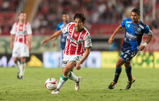 Matías Fernández insiste en quedarse en México y Colo Colo activa 