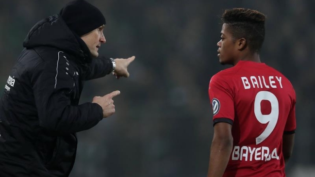 Entrenador de Bayer Leverkusen arriesga sanción por exagerada caída