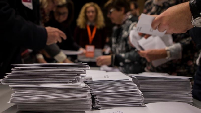 Independentistas catalanes conservan la mayoría absoluta en elecciones regionales