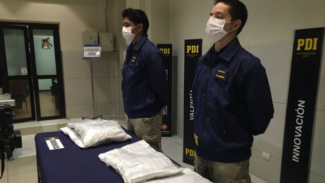 PDI detuvo a tres sujetos con fajas de cocaína en Aeropuerto de Santiago