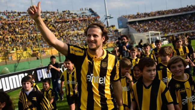 Diego Forlán rechazó regresar a Peñarol debido a temas personales