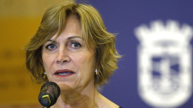 Evelyn Matthei apoya eliminar la alusión al golpe en la declaración de principios UDI