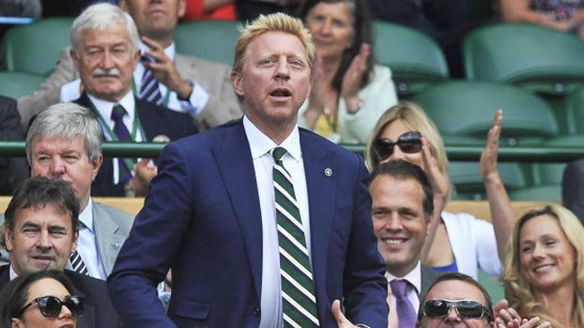 Boris Becker entregó una raqueta falsa en un programa benéfico