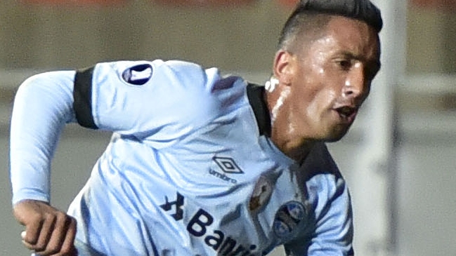 Aníbal Mosa quiere volver a Chile con el fichaje de Lucas Barrios resuelto