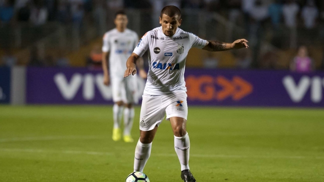 El volante Emiliano Vecchio fue ofrecido a Racing de Avellaneda