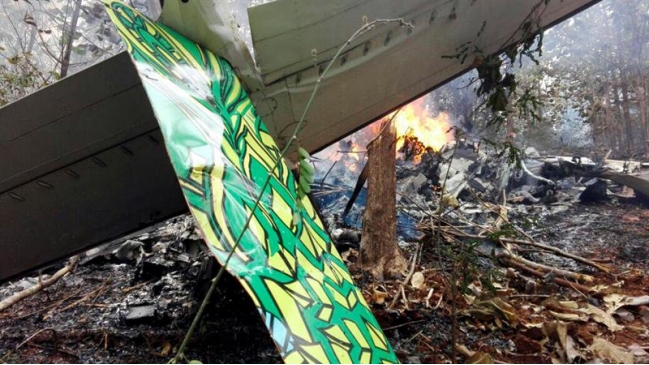 Doce muertos al estrellarse avioneta en Costa Rica