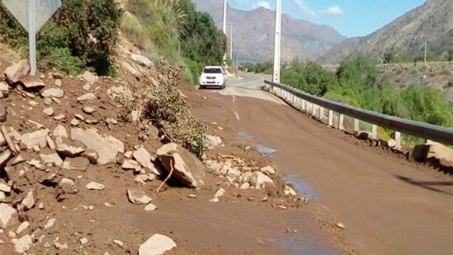 Lluvia en San José de Maipo causó deslizamientos de tierra