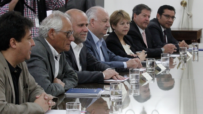 Partidos de la Nueva Mayoría comienzan análisis conjuntos tras derrota electoral