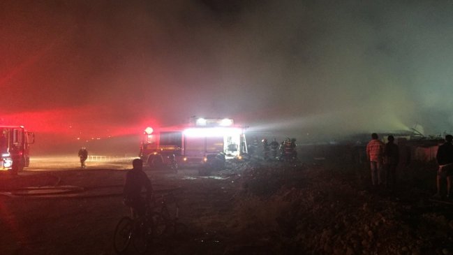 Nueve viviendas afectadas tras incendio en campamento de Maipú