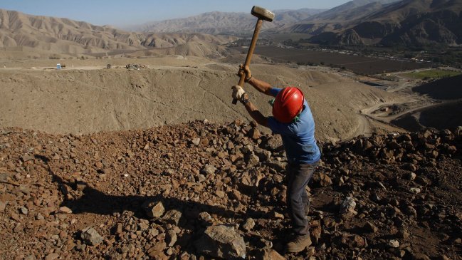 Cobre, crecimiento, trabajo y comercios: Las expectativas económicas para 2018