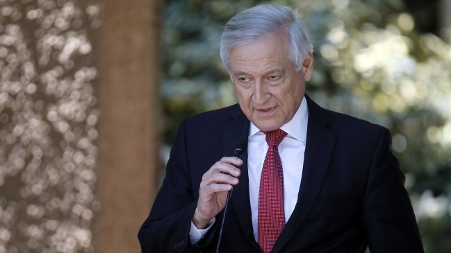 Canciller Muñoz se reúne con Sebastián Piñera para tratar temas pendientes