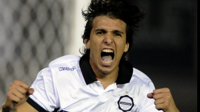 El delantero paraguayo Pablo Zeballos fue ofrecido a Colo Colo