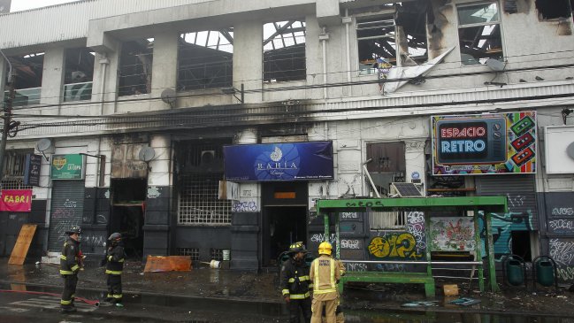Incendio en Valparaíso: Se sospecha de falla eléctrica
