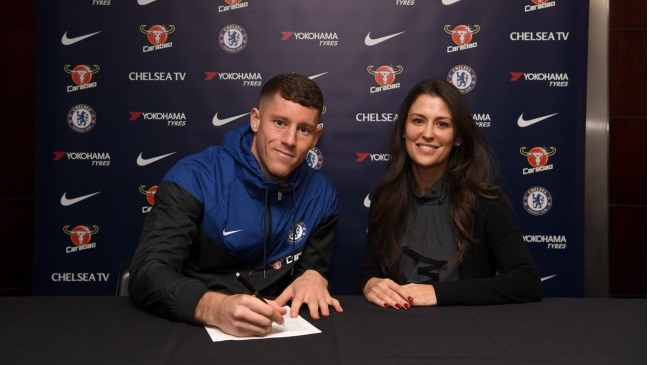 Chelsea se mueve en el mercado europeo con fichaje del volante Ross Barkley