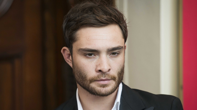 BBC retira las escenas de Ed Westwick de la serie 