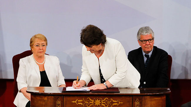 Retraso de modificación del CAE: Confech acusó falta de voluntad del Gobierno