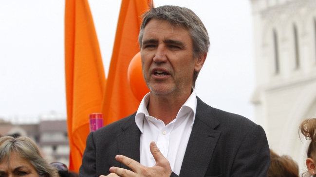 Caso SQM: Defensa del senador Fulvio Rossi apeló a su desafuero ante la Corte Suprema