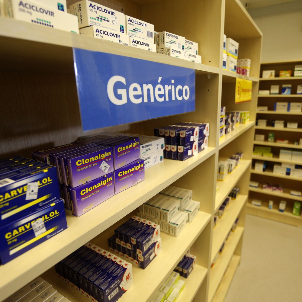 Sernac advirtió diferencias de $54 mil entre bioequivalentes y medicamentos de marca