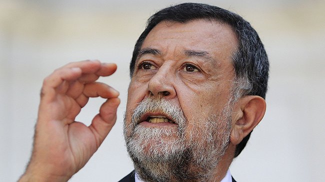 Aleuy duro con el Frente Amplio: 