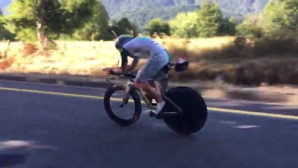   El momento en que Sanders pasó a Trewhela y se encaminó a ganar el Ironman de Pucón 