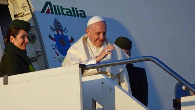 Sigue acá el recorrido del avión que trae al papa Francisco a Chile