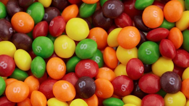 Experto reveló que todos los Skittles saben igual y las redes sociales enloquecieron