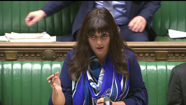 Por primera vez habla ante el parlamento británico una mujer musulmana