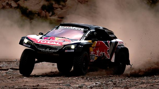 Carlos Sainz terminó la duodécima etapa del Dakar con su caja de cambios rota