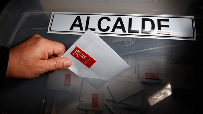 Senadores proponen segunda vuelta en las elecciones de alcaldes