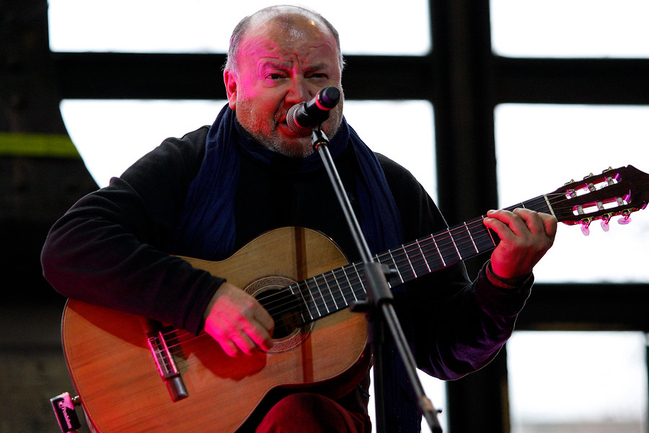 Horacio Salinas y Patricio Manns recibirán importante premio del Gobierno