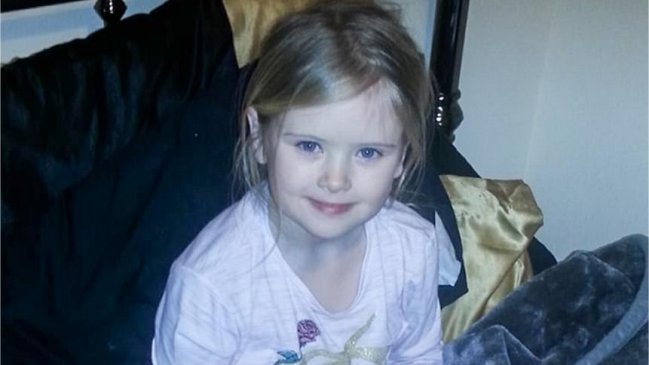 Menor de ocho años fue apuñalada por su padre en el Reino Unido