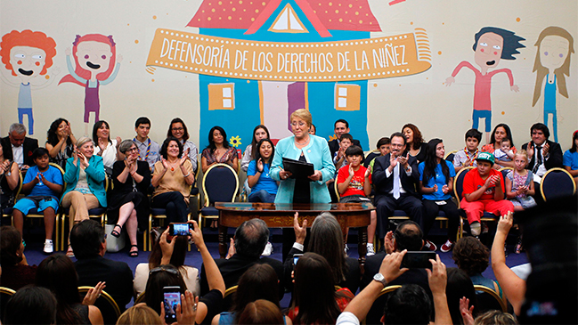 Presidenta Bachelet promulgó la Defensoría de la Niñez