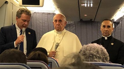   Papa Francisco volvió a defender al obispo Barros 