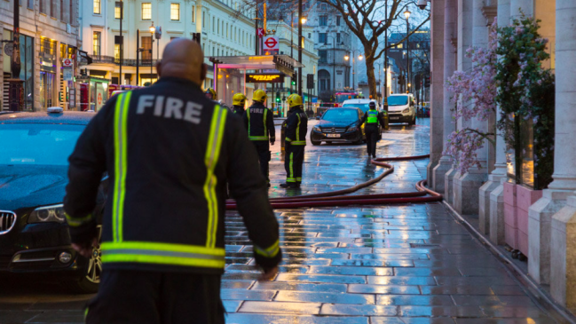 Más de mil evacuados por un escape de gas en el centro de Londres