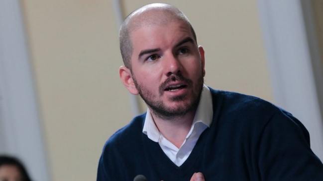 Jackson: Con su ministro de Educación, Piñera borra con el codo lo que quiso escribir