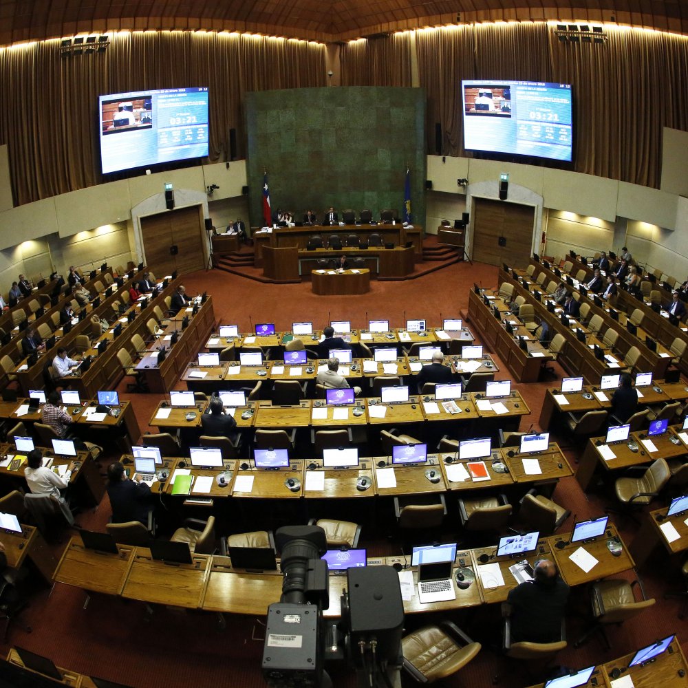 Diputados dan marcha atrás: Ya no tendrán 29 días de permiso sin goce de sueldo