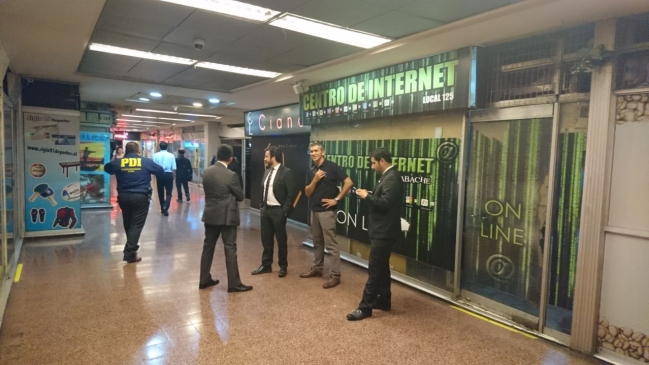 PDI desbarató casinos clandestinos en galería de Santiago Centro