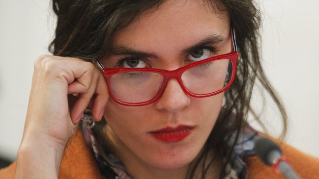 Camila Vallejo le enrostró a Luciano Cruz-Coke sus 